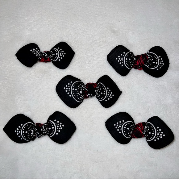 Black and Red Rose Paisley Rockabilly Bandana Knotted Hair Bow - Picture 9 of 11